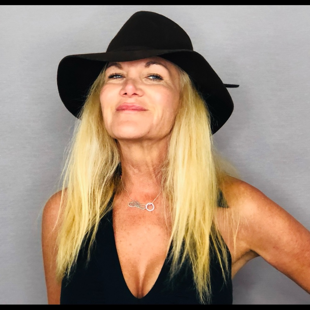 Extremely Cool Brown Felt Fedora. SZ S